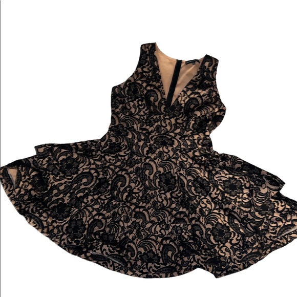 Symphony Plus Bridal/ Special Occasion Dress- Black Lace Trim, Flared Skirt- 1X - Picture 7 of 11